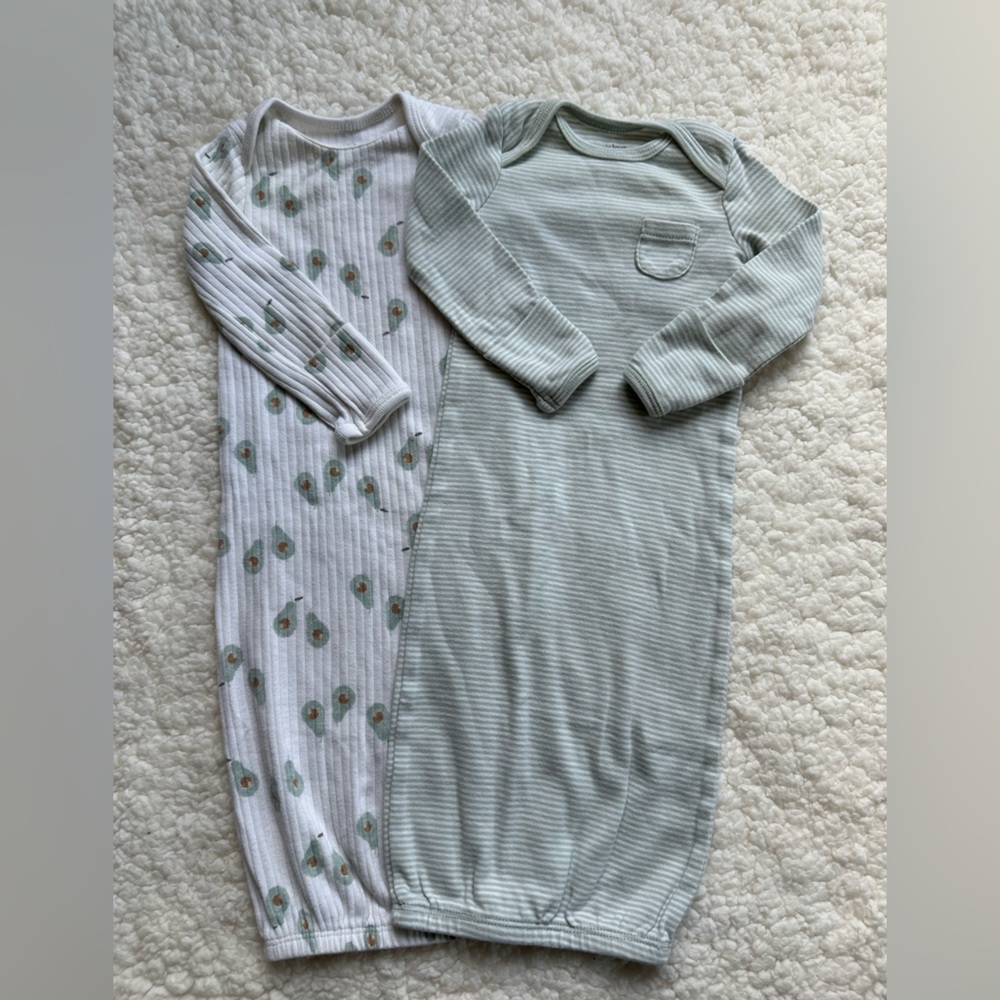 Simple Joys by Carter’s 2 pack Sleep Gowns